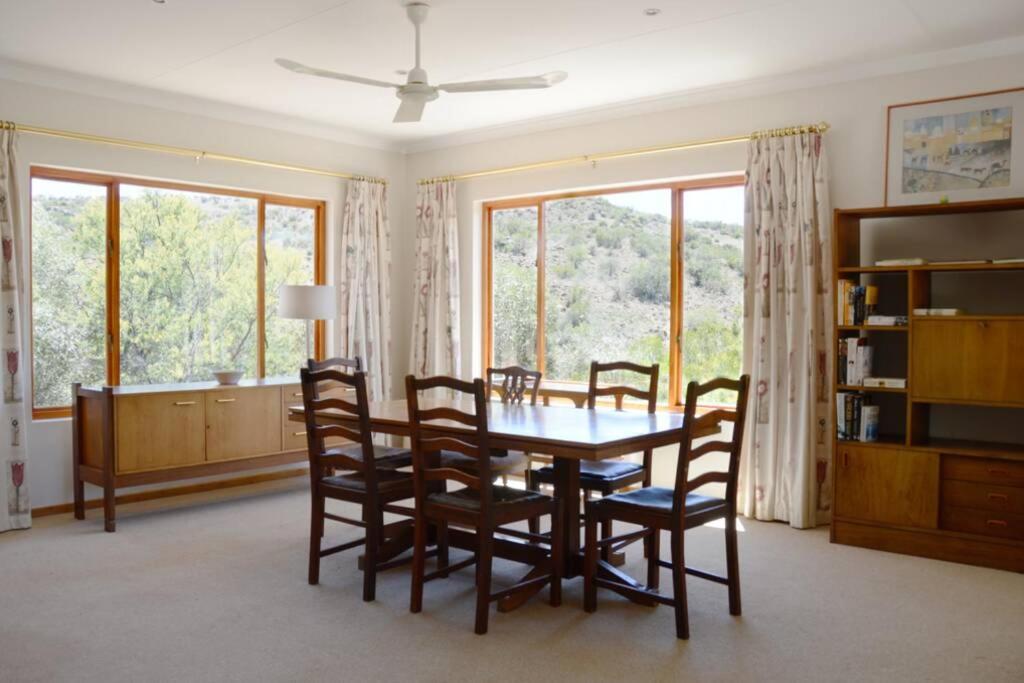 Vrede Fountain House Farm Stay Храфф-Рейнет Экстерьер фото