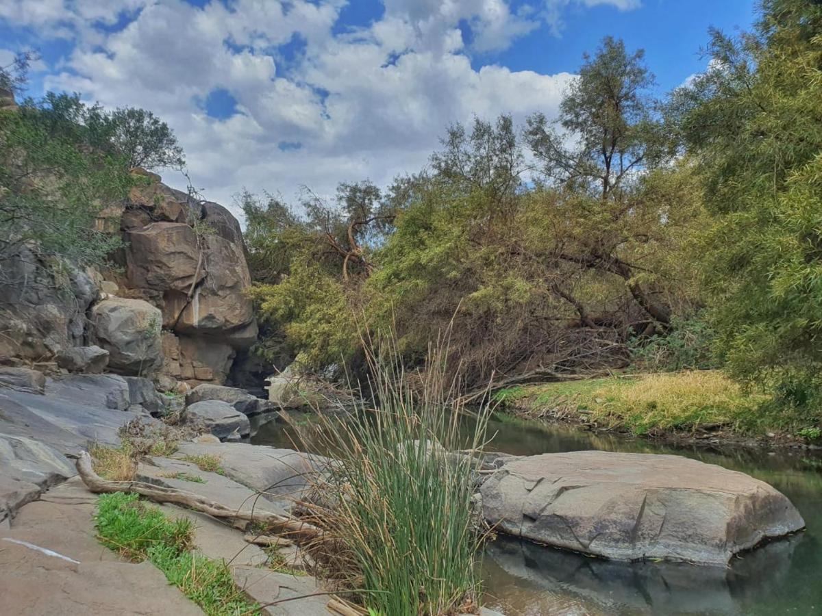 Vrede Fountain House Farm Stay Храфф-Рейнет Экстерьер фото