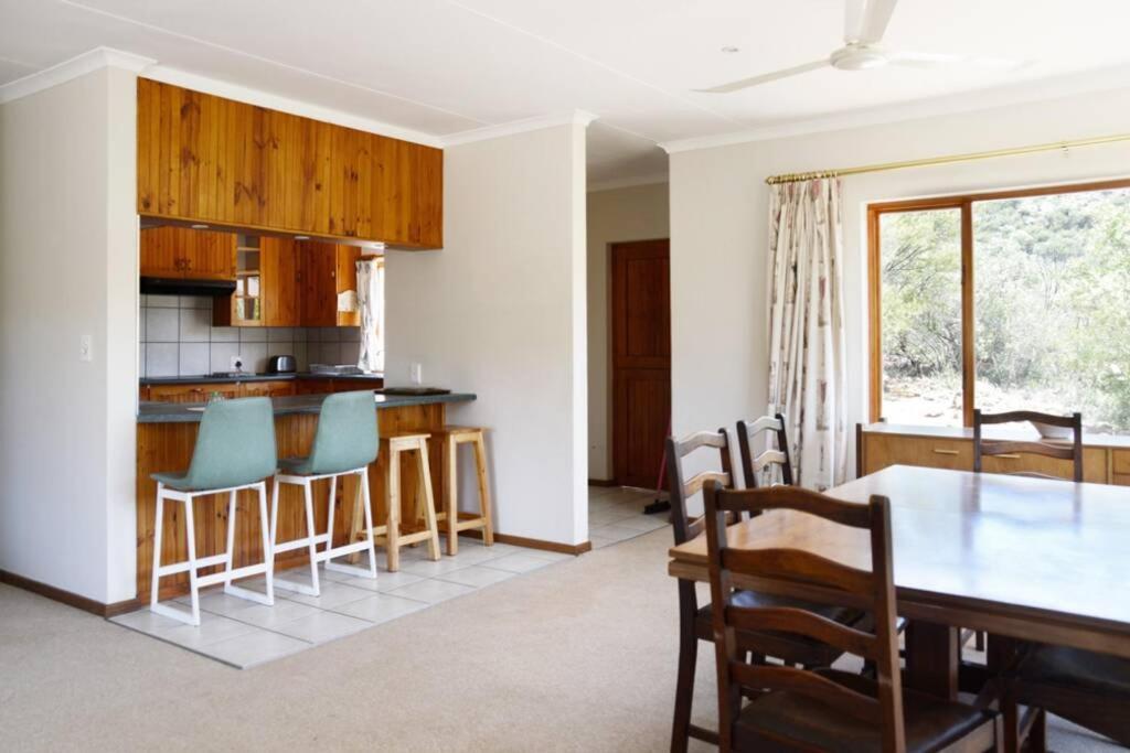 Vrede Fountain House Farm Stay Храфф-Рейнет Экстерьер фото