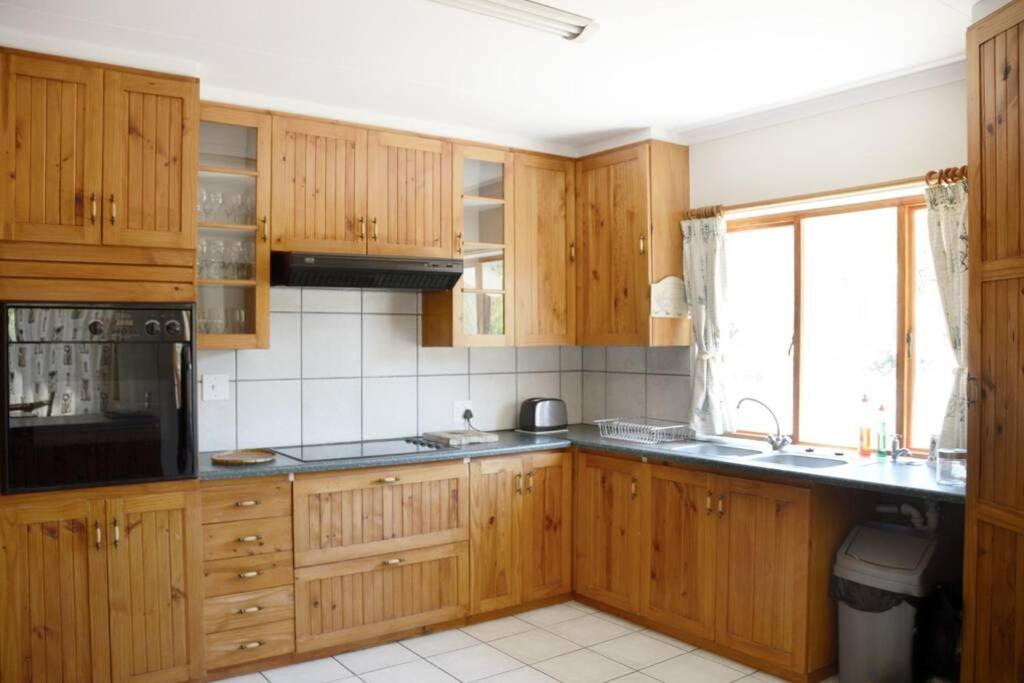 Vrede Fountain House Farm Stay Храфф-Рейнет Экстерьер фото